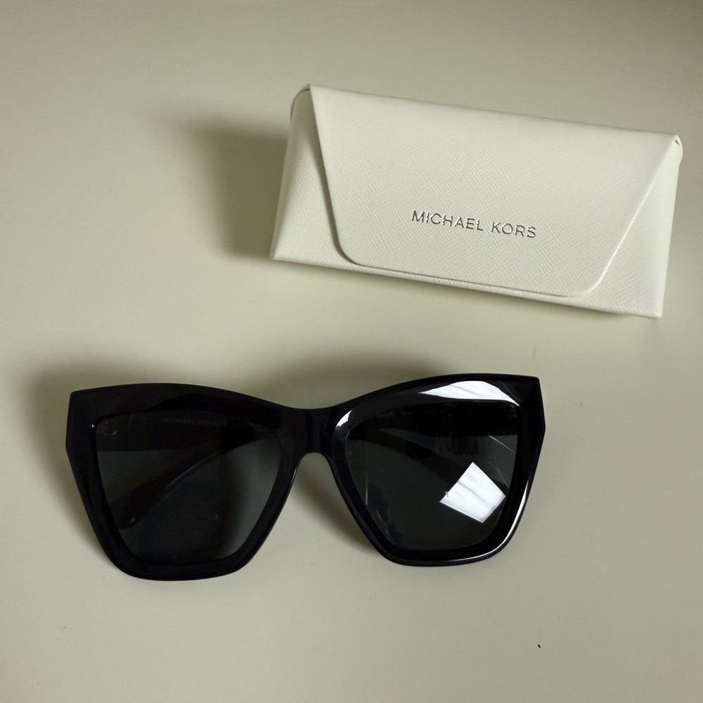 Brand New Women’s Michael Kors Sleek Black Sunglasses